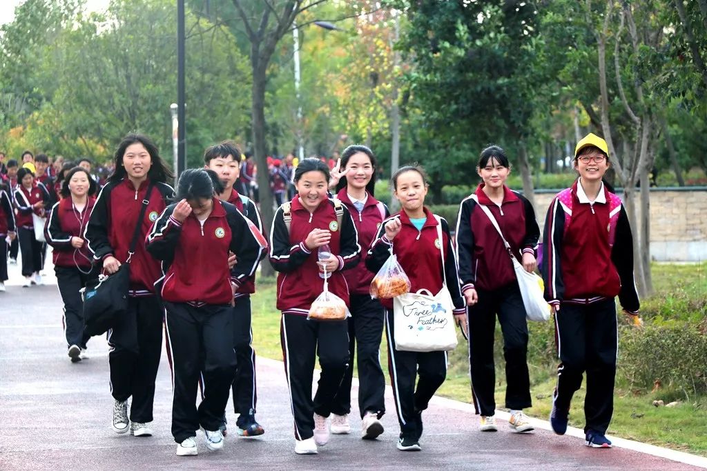 今是中学游园远足活动纪实