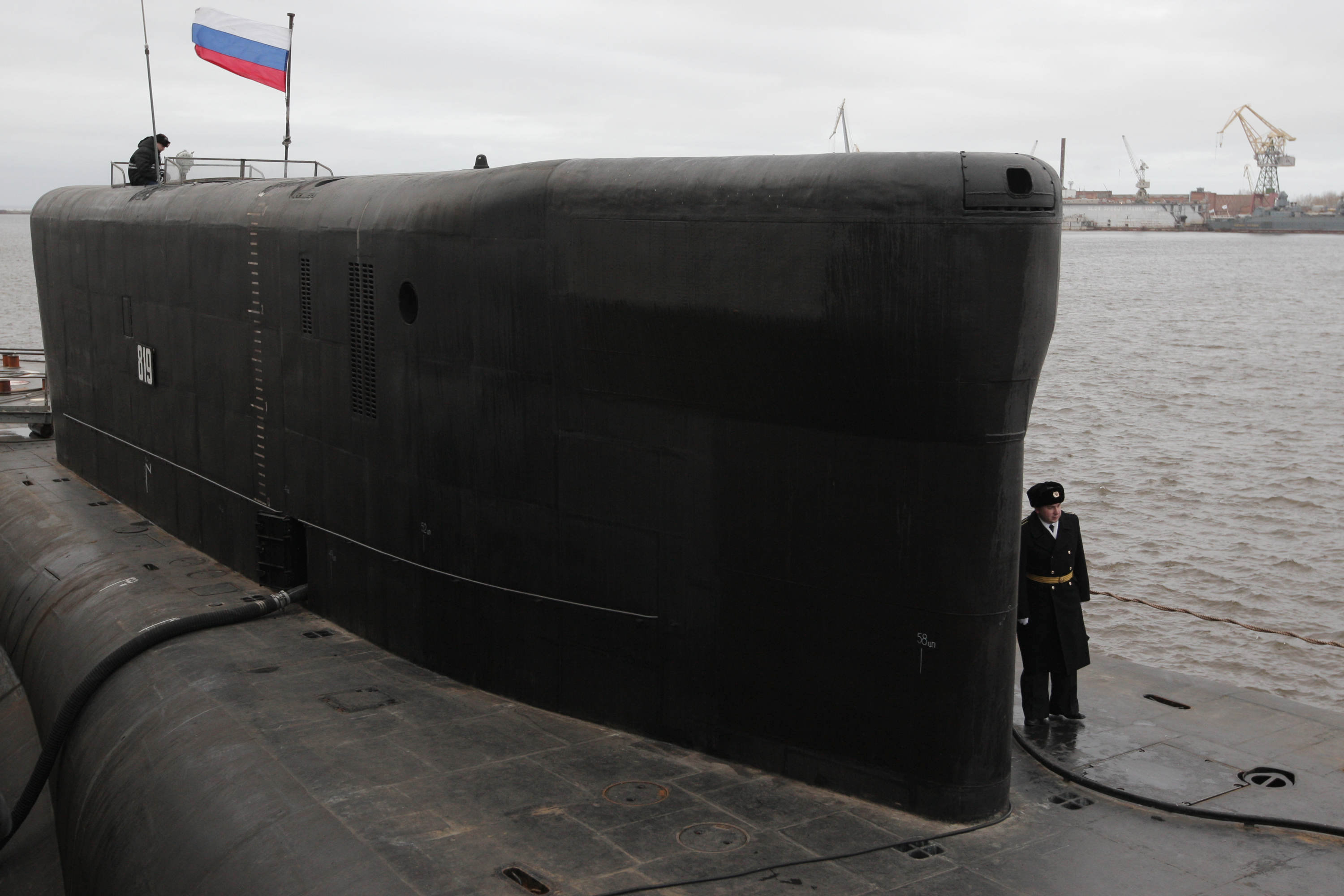 原创俄罗斯海军要复活?一口气造12艘万吨巨兽,外加一艘核动力航母
