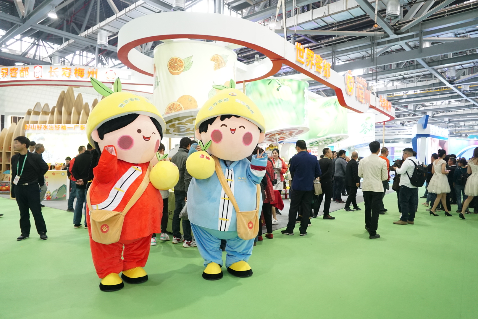 实力"圈粉 梅州柚红透"英雄城"_吉祥物