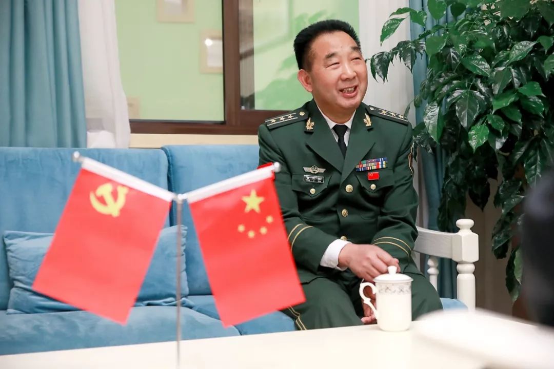 天安门首任国旗班长来我们幼稚园啦