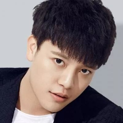 周末音乐|《倾城一笑》我为你唱一句,你倾城一笑不语_郑国锋