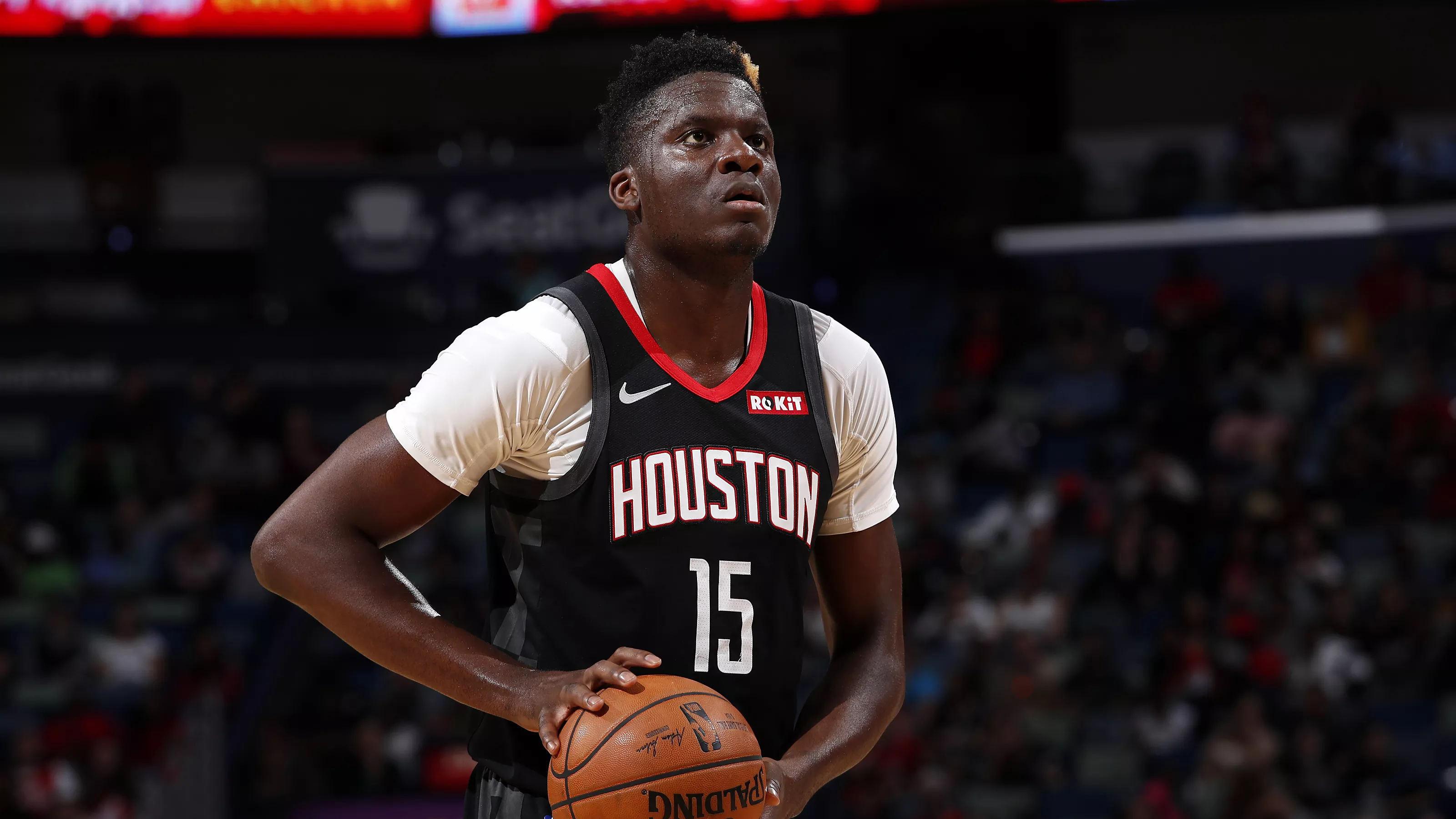 卡皇伤前已是火箭惊喜,赛季追哪些成就?一数据最有望