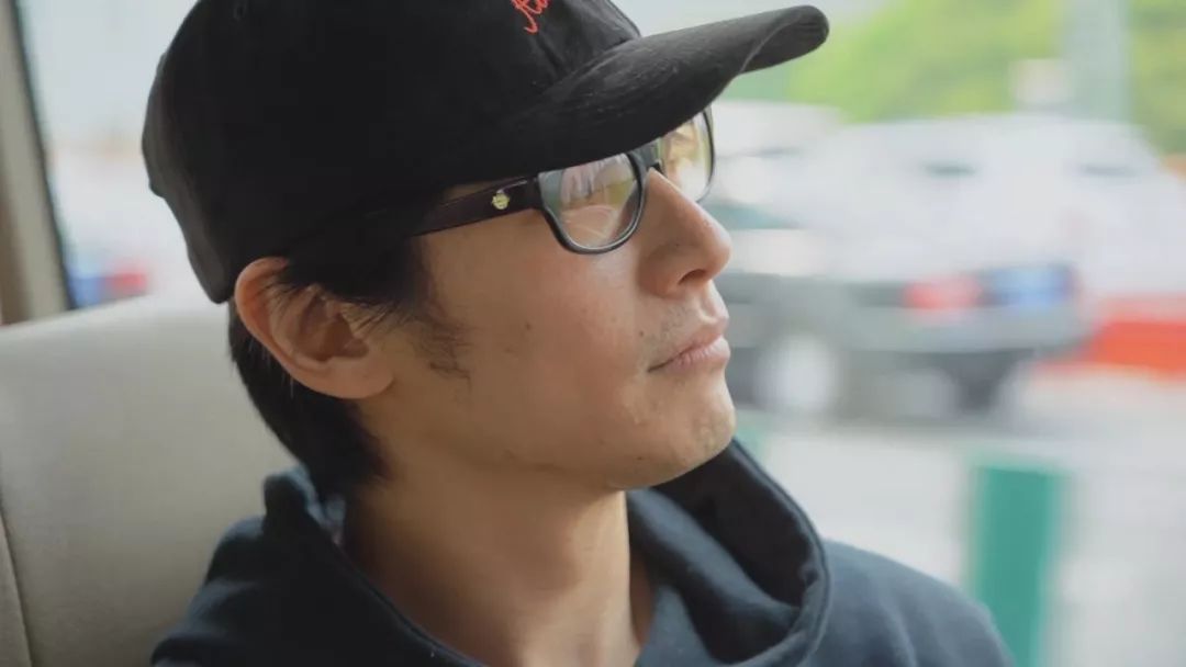 藤冈靛镜头之外作为新人出道四次我依然觉得幸运