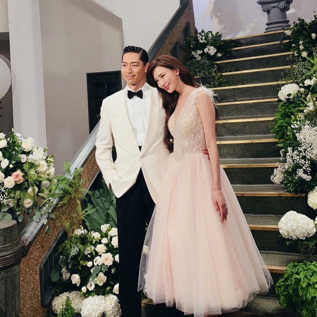 林志玲私下太会玩晚宴穿吊带裙和宾客热舞与婚礼上判若两人