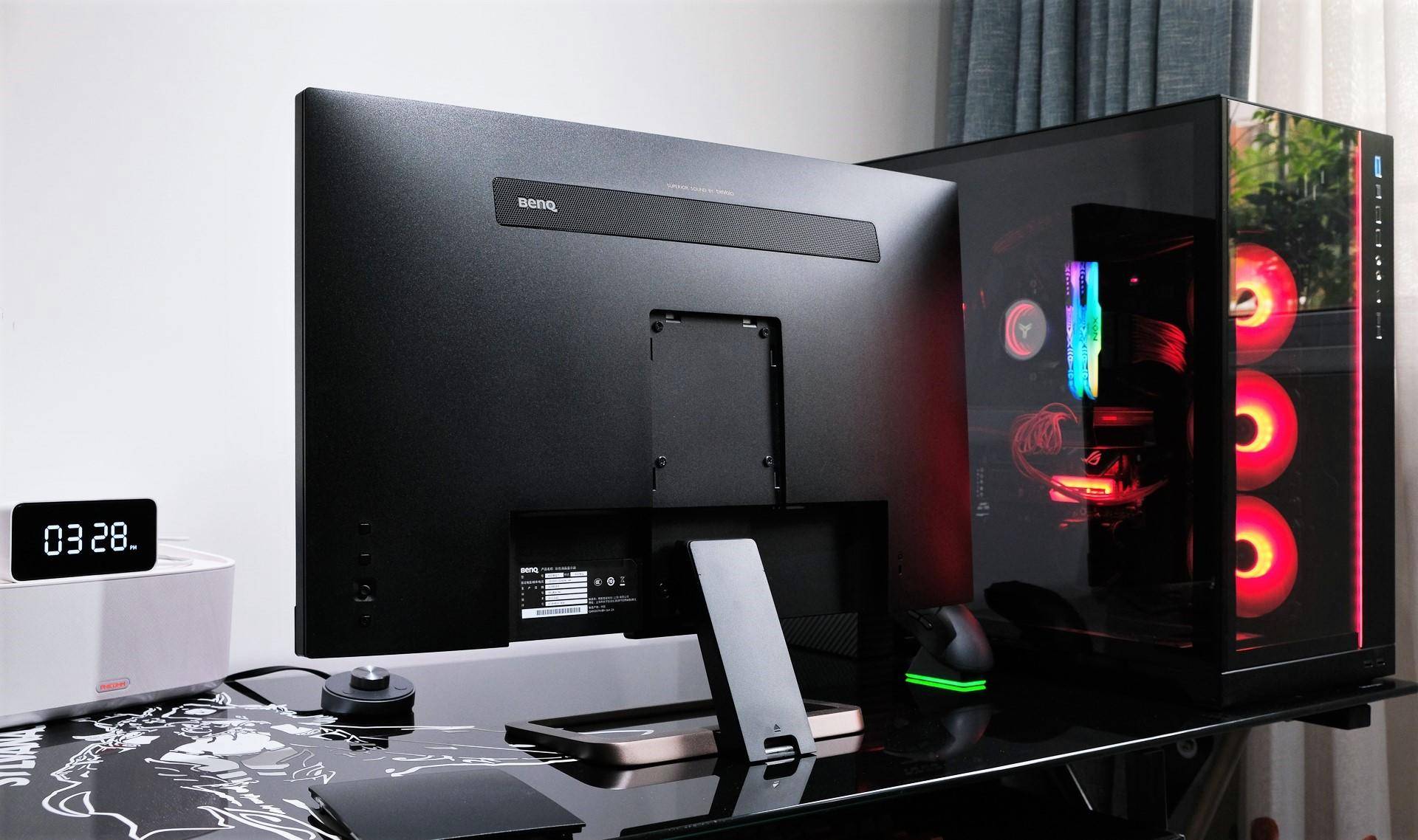 明基ex2780q为遥控专门准备了一个硅胶垫,用于填平底座的高度,方便