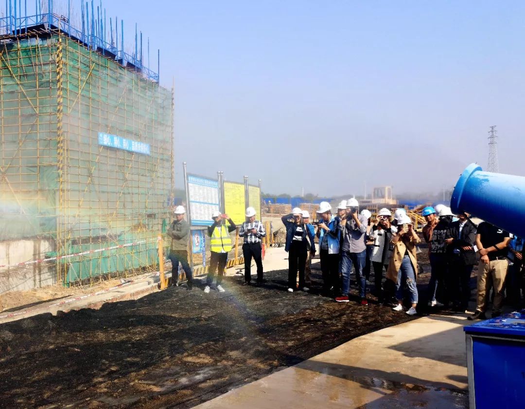 国家级美丽中国网络媒体生态文明行摄制组走进公司威宁世纪花城项目