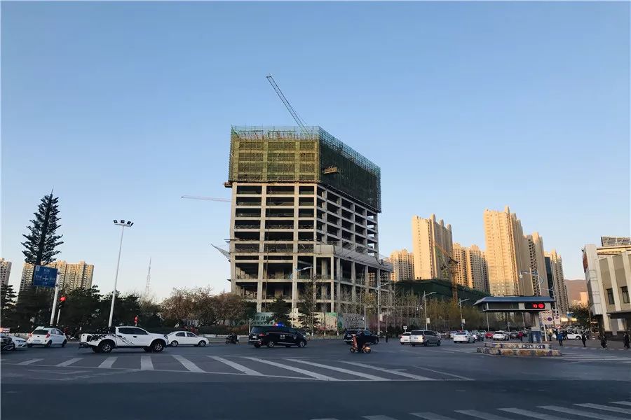 集五星酒店,购物中心,城市体育公园,新学校等为一体_张家口