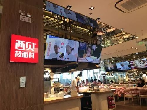 船歌鱼水饺创始人陆广亮就认为:随着mall红利的快速消失,商家淘汰率