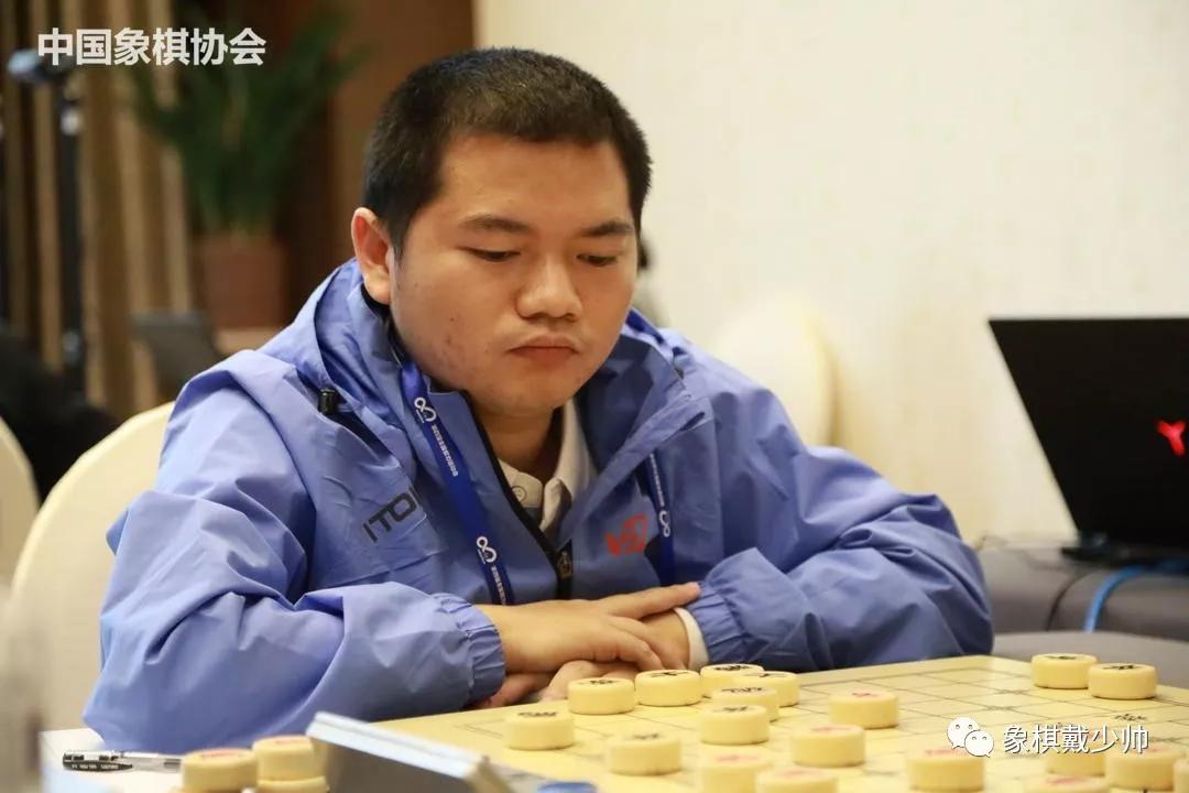 任刚象棋大师图片