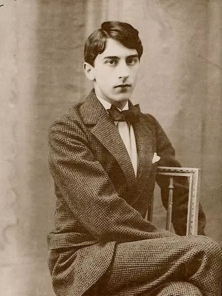 普鲁斯特：拥有的越多，未必就越幸福_热茶