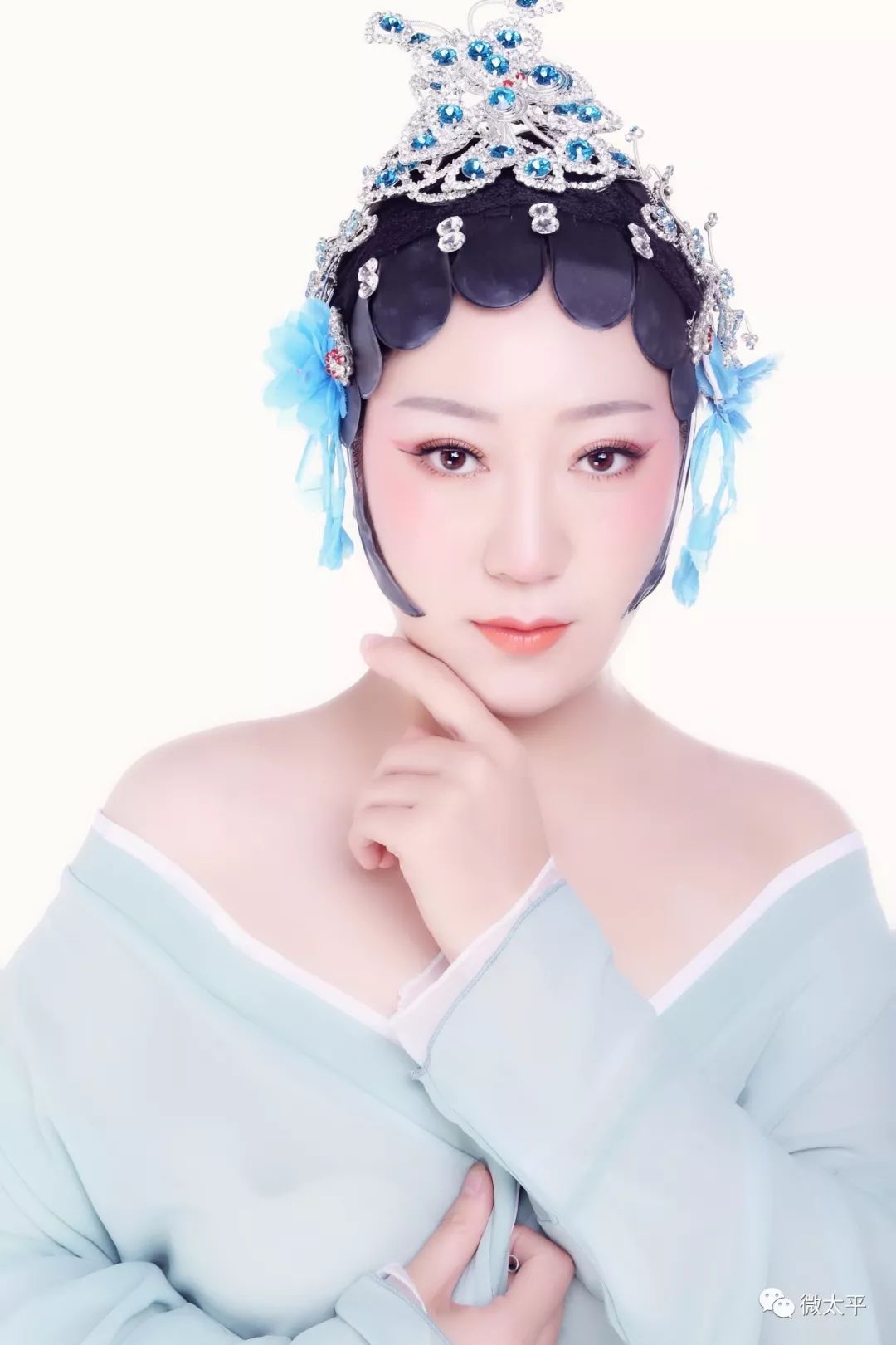 太平姑娘朱琦又创作了一首关于家乡的歌黄梅恋