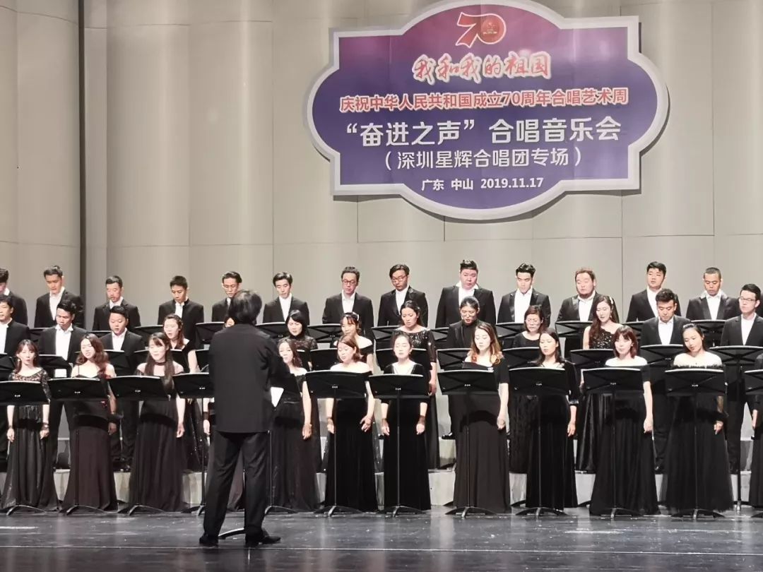 我们希望我们的城市也能有如此艺术担当的合唱团.