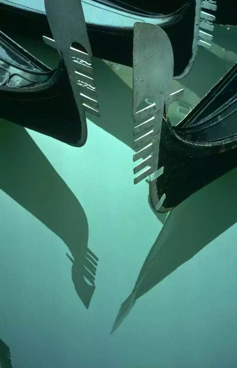 厄恩斯特·哈斯的彩色世界:彩色和黑白的决定性瞬间并不一致_摄影