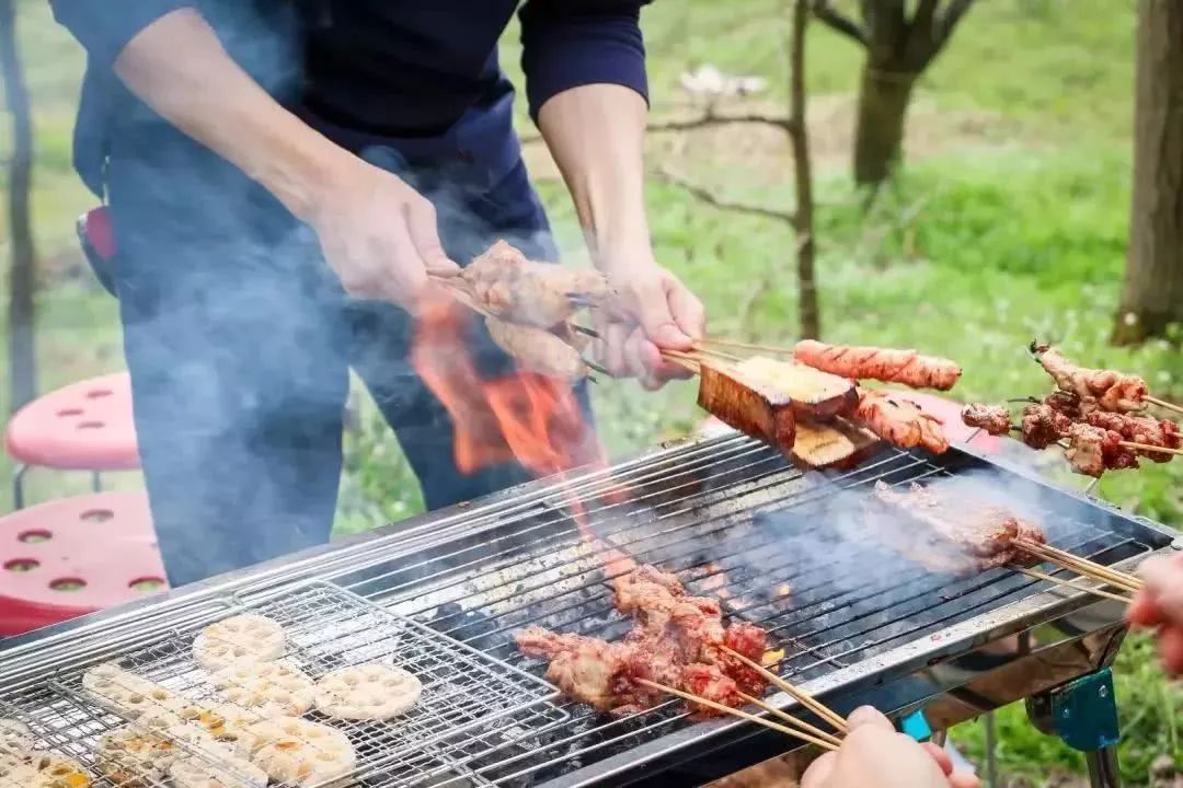 天空之岛户外星空露营趣玩派对_烧烤