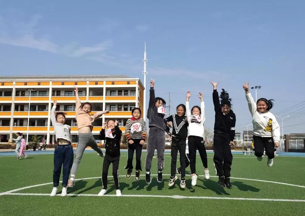 好嗨呦区实验小学下陈校区举行第三届田径运动会