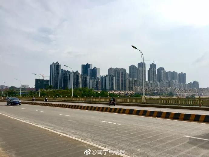 环拥南宁绕城高速,并且双向8车道龙岗大道,那造路,龙祥路,龙华路,江湾