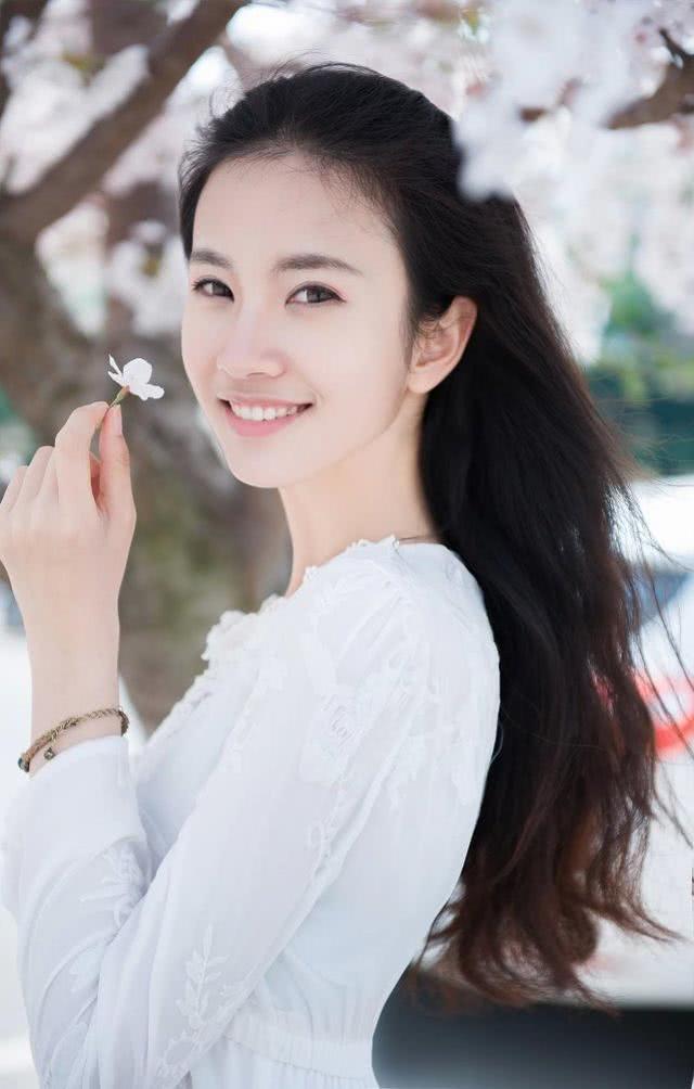 王传君被曝新恋情,与离婚女星齐溪疑似同居,曾交往小12岁女友_李沫