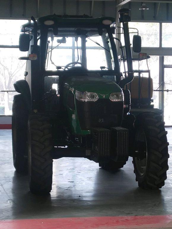 看了东风1604 1404 1204小编在网络上偶然看到了一个山西的拖拉机用户