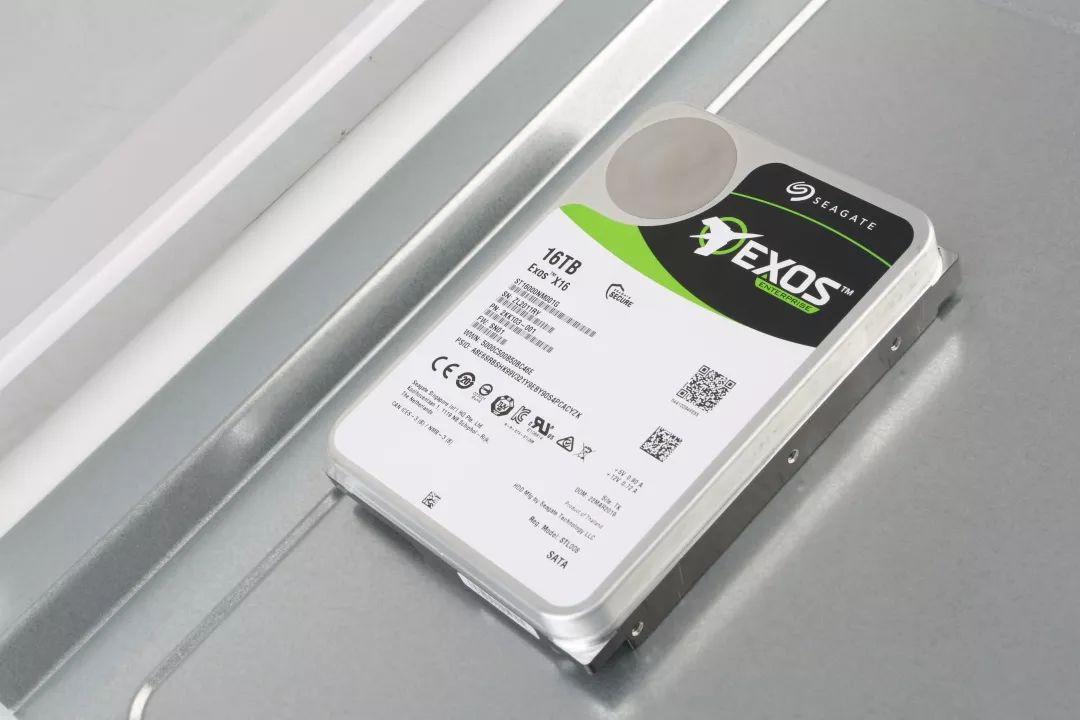 太大了希捷银河exosx16系列16tb企业级氦气硬盘