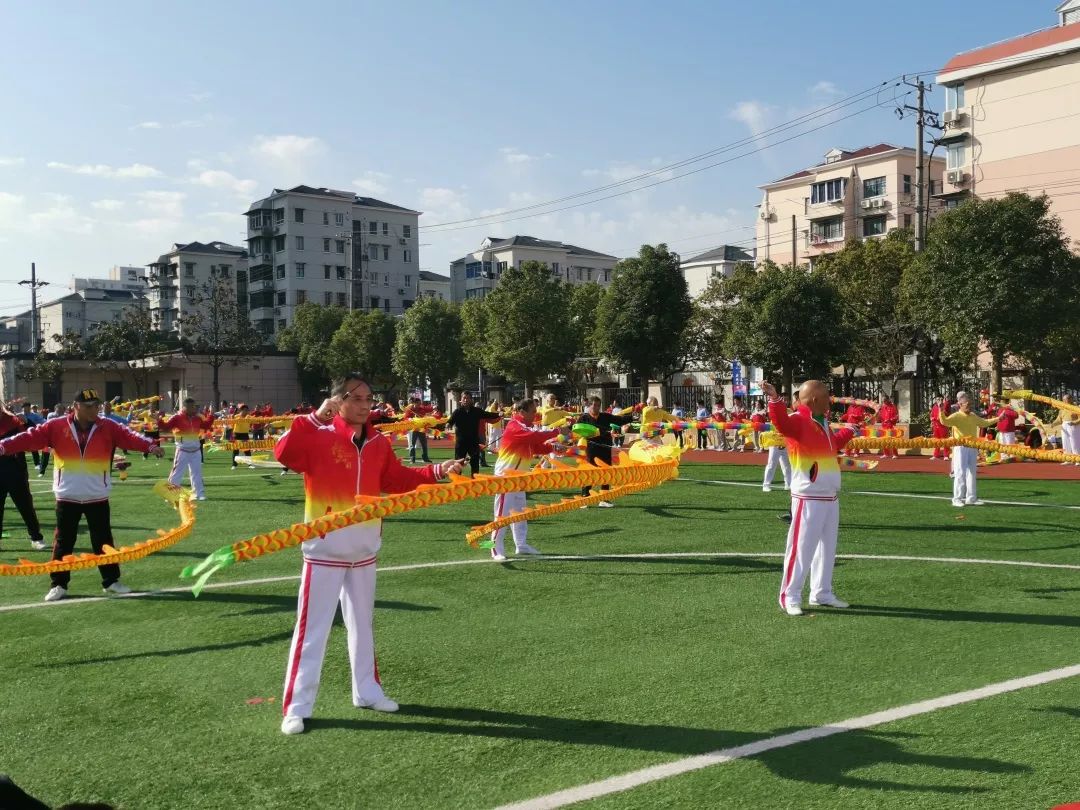 彭浦新村杯上海市空竹邀请赛欢乐举行