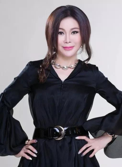 爱尤集团董事长陈小兰唤醒沉睡的优雅,需要从内至外的修行.