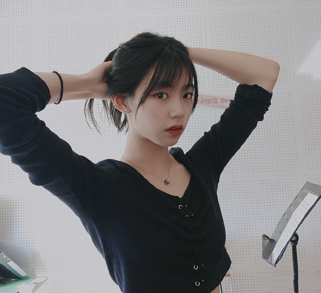 《舞法天女》的索拉天女,17岁萝莉脸肌肉身,肱二头肌令人羡慕_陈雅熙