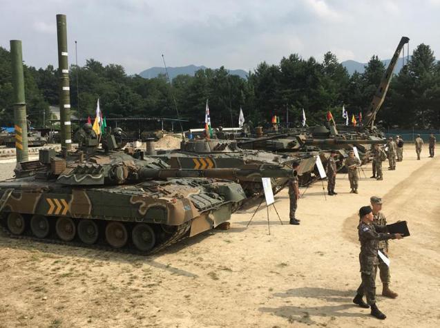 摸清俄坦克底细?m1a2大战t80u,美军坦克与韩军俄制坦克部队联演