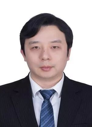 尹俊,博士生导师,主任医师,复旦大学附属中山医院胸外科食管癌中心副