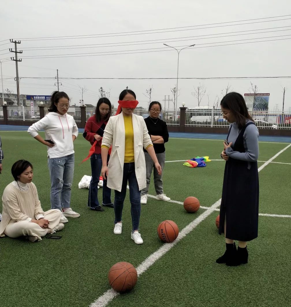 好嗨呦区实验小学下陈校区举行第三届田径运动会