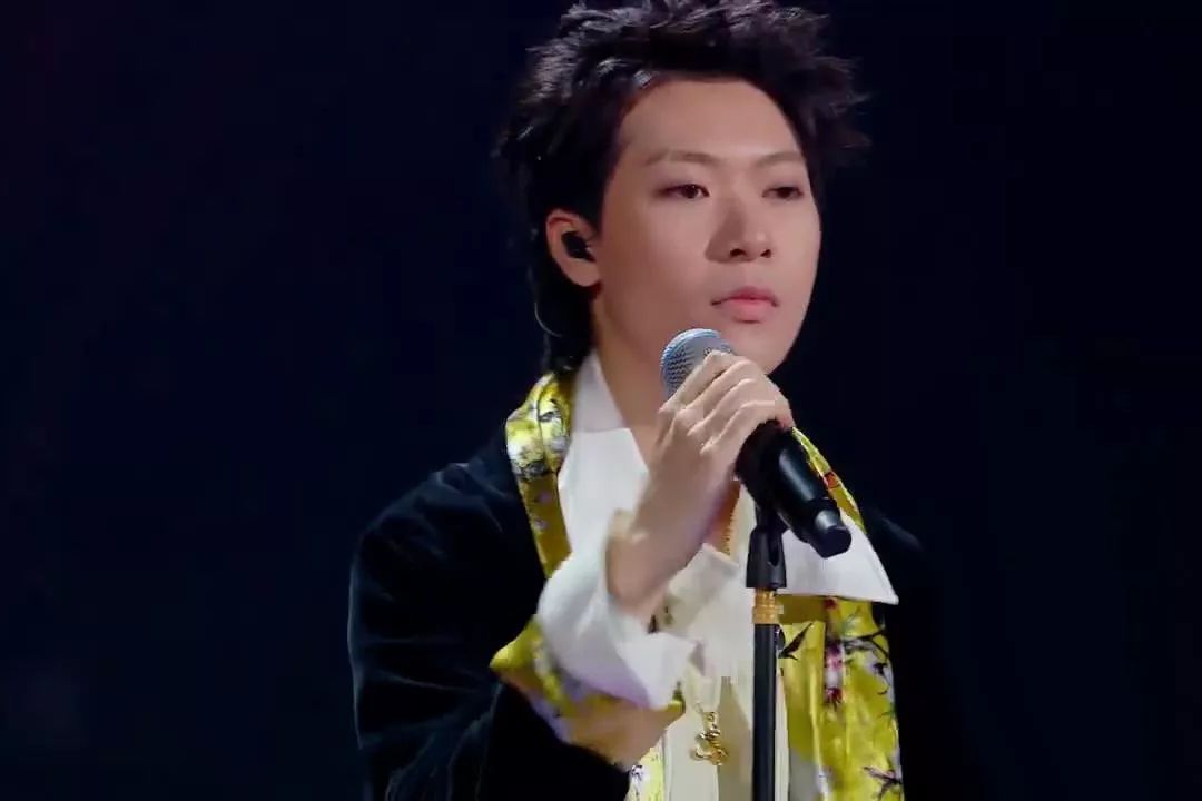 细数福克斯的4个身份,除了穿衣张扬,他和暴扣哥还粉同一个偶像_说唱