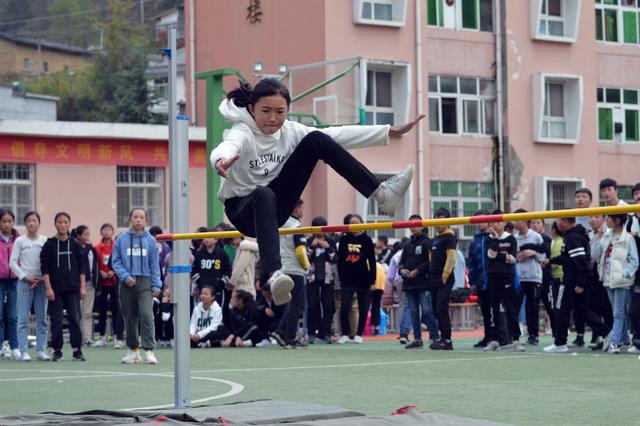 平利县八仙中学成功举办2019第五届运动会(图5)