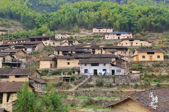 浙江十大最美乡村之一,建在陡峭的山体之上,青竹环绕,宛如仙境