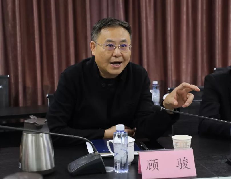 青浦区副区长顾骏至区网格化管理中心调研指导城市运行综合管理工作