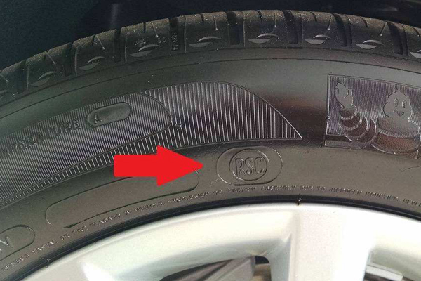 轮胎上防爆胎的识别标志为什么要叫做防爆胎,顾名思义,它的主要功能