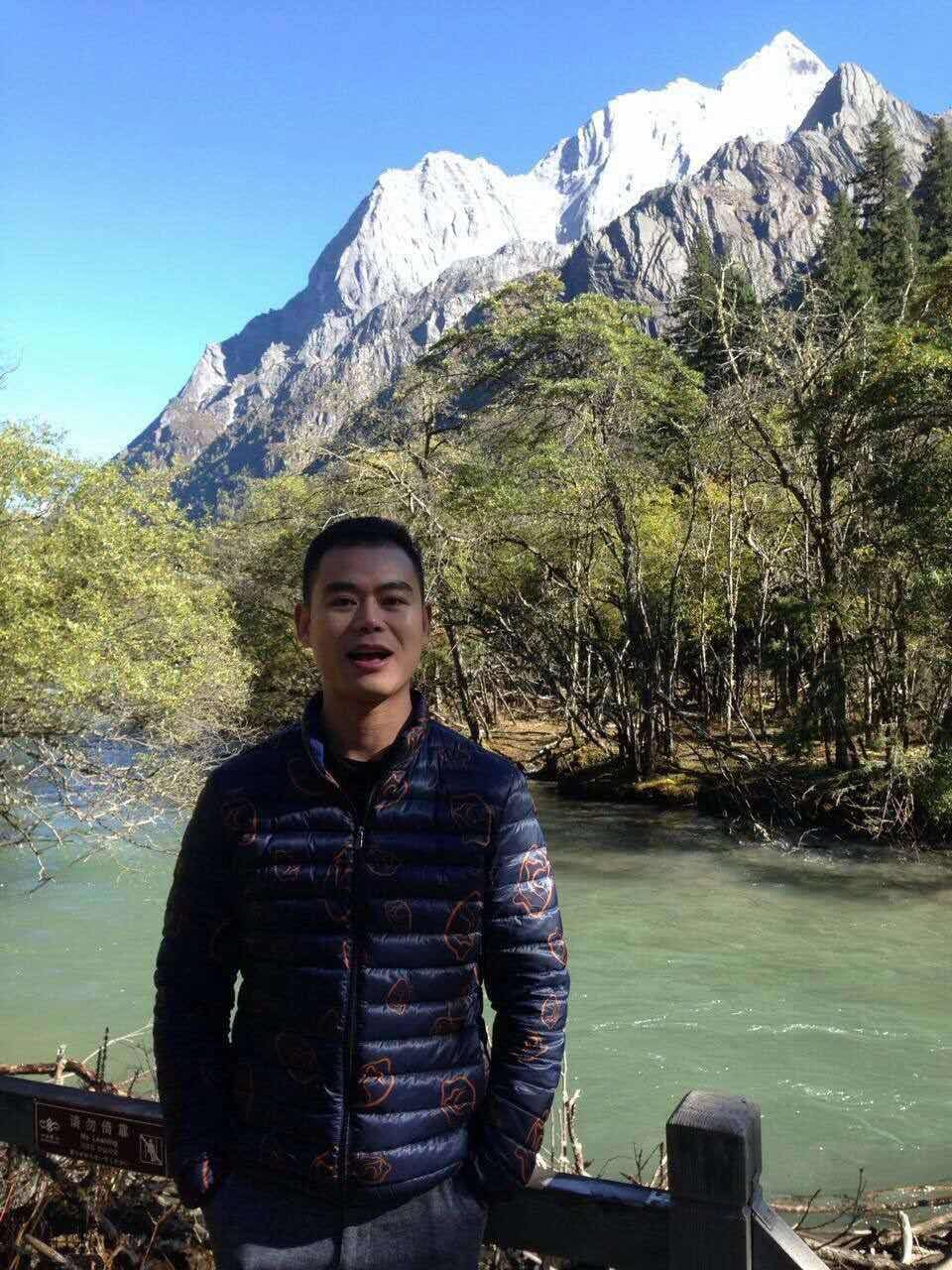 【微相亲】威远33岁未婚男士,有房有车,月入2万,期待遇见兴趣相投的你