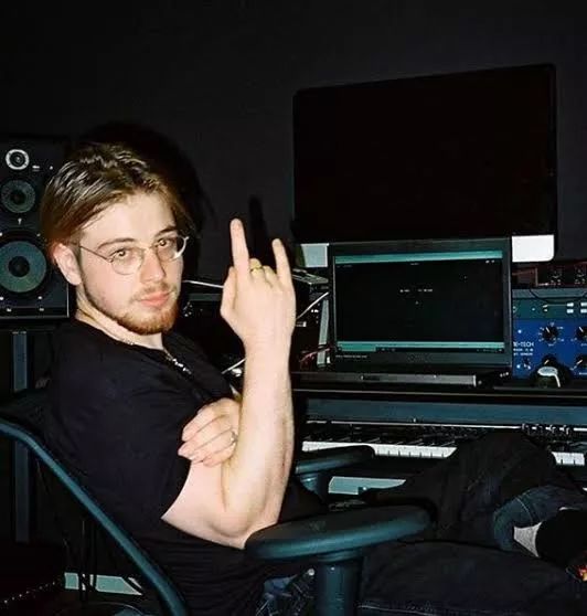 Convolk丨真实姓名无人知晓，艺名含义也不得而知_Dee