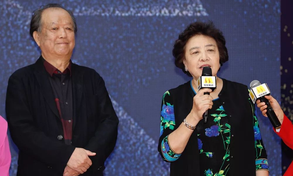 青年演员匡牧野,王嘉,以及主办单位代表电影频道节目部副主任孙一娜