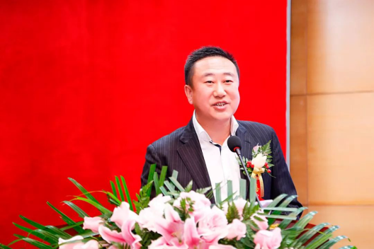 商会常务副会长,餐饮专业委员会会长余兵国,商会常务