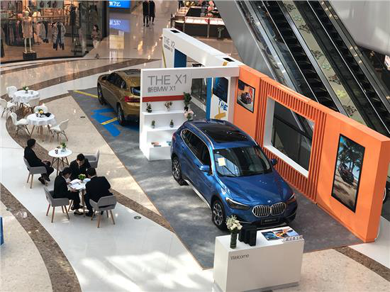 创新bmw x2与新bmw x1万达外展