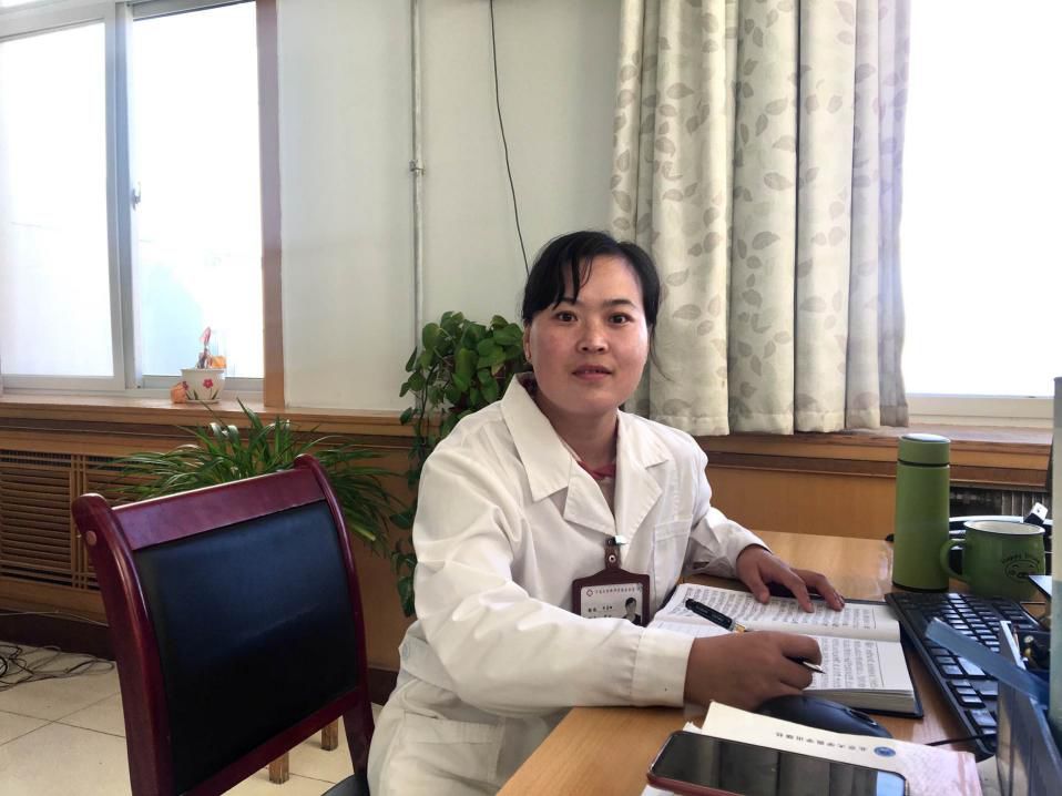 李惠丽担任医务室护士工作,主要负责治疗室.