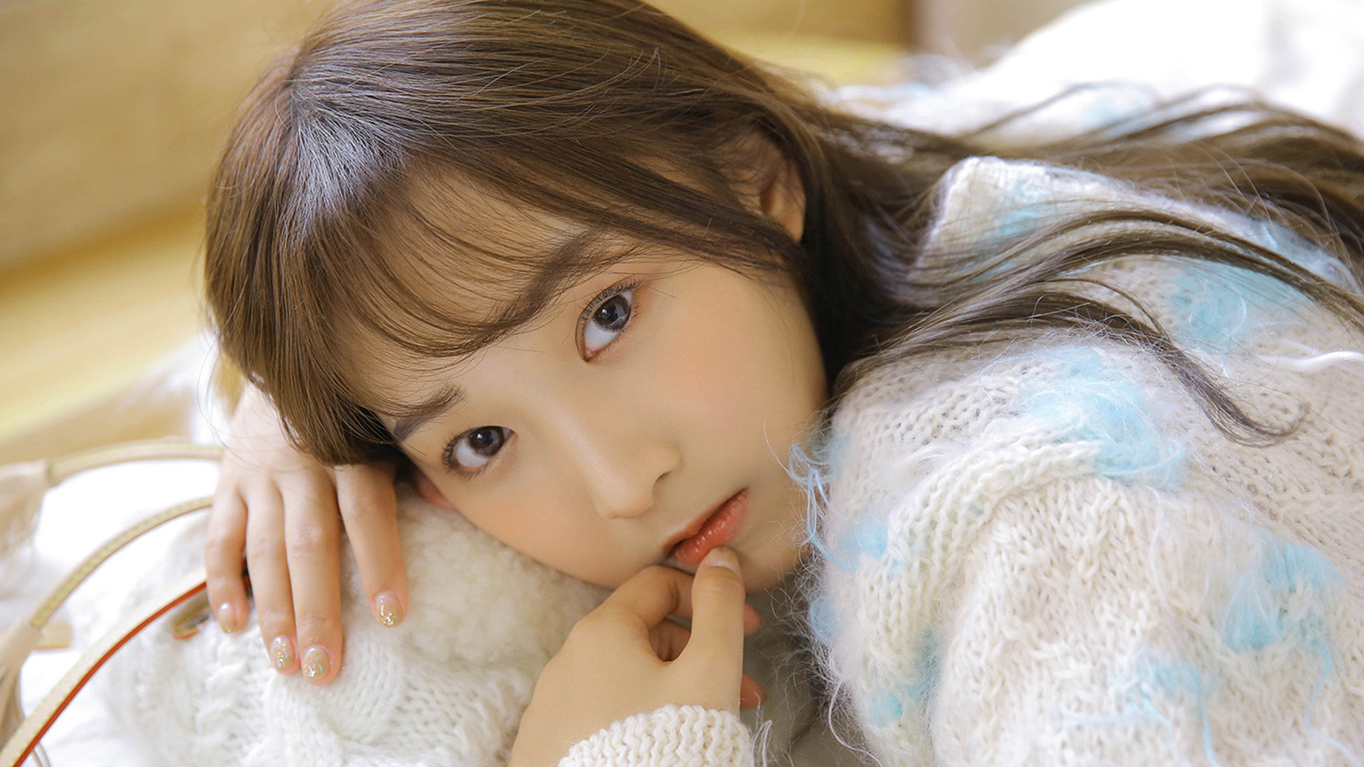 高颖浠冬日写真曝光暖系格调超治愈