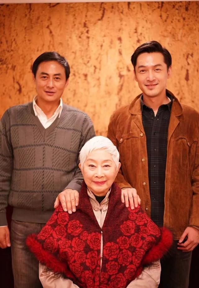 37年从未缺席金鸡百花电影节,卢燕才是华人之光