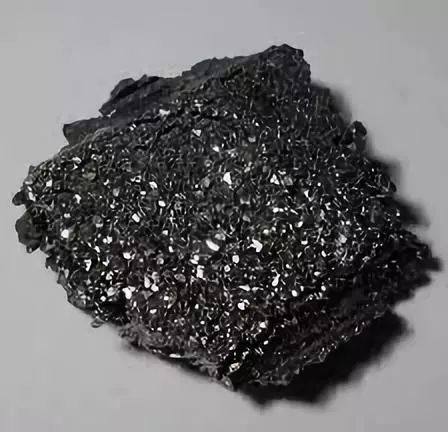 后来,人们在铀矿中也发现了极微量的砹.