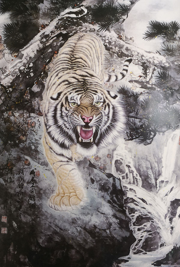 卢承豪擅长中国花鸟,走兽画,尤擅画虎.