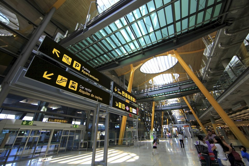 马德里机场为吸引中国人开通手机支付功能