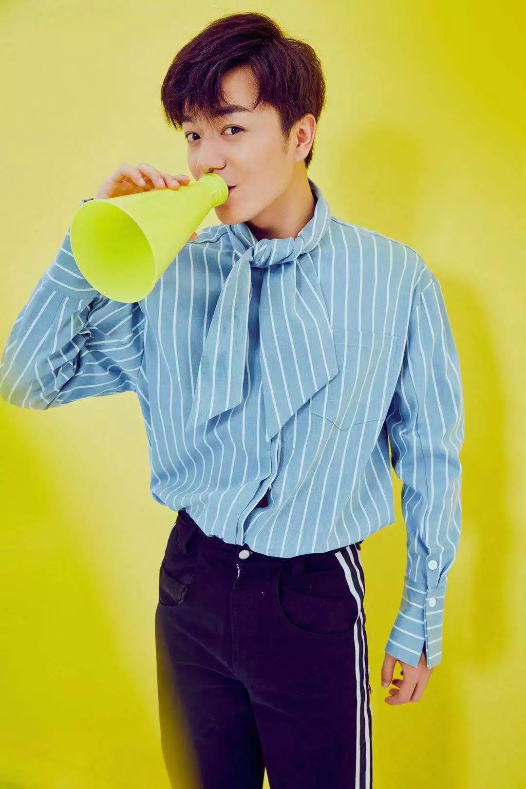 刘政:首先我觉得是演员的修养和态度,演员一定是靠业务吃饭和说话的.