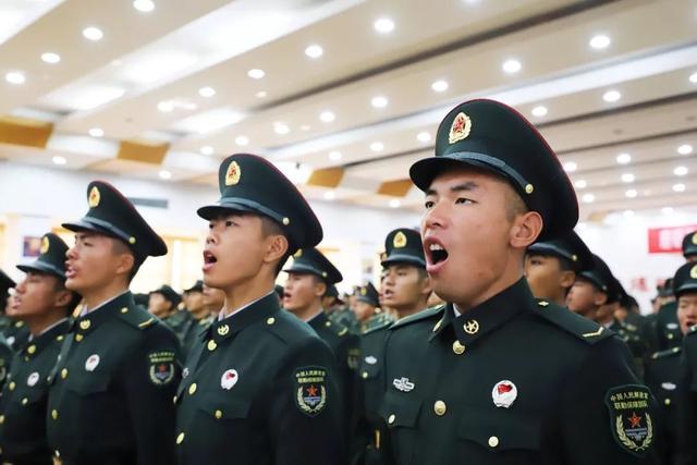 新兵授衔!最燃的"成人礼"