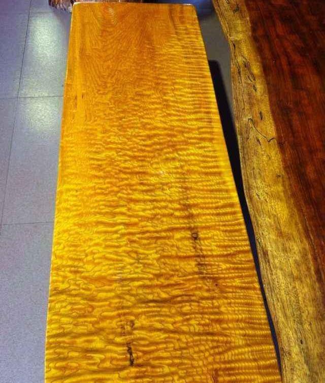 金丝楠木虽然是"帝王之木"但是和黄花梨相比还是劣势明显