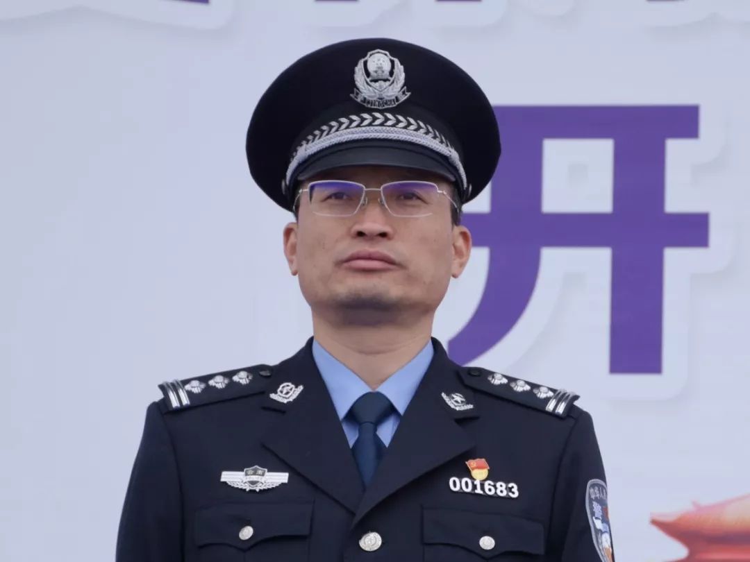 红河州公安局党委副书记,常务副局长娄