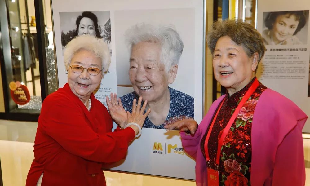 青年演员匡牧野,王嘉,以及主办单位代表电影频道节目部副主任孙一娜